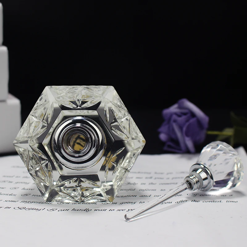 12ML Fashion Crystal Perfume Bottle Refillable Essential Oil Bottle Travel Perfume Cosmetic Bottle Lady\'s Gift