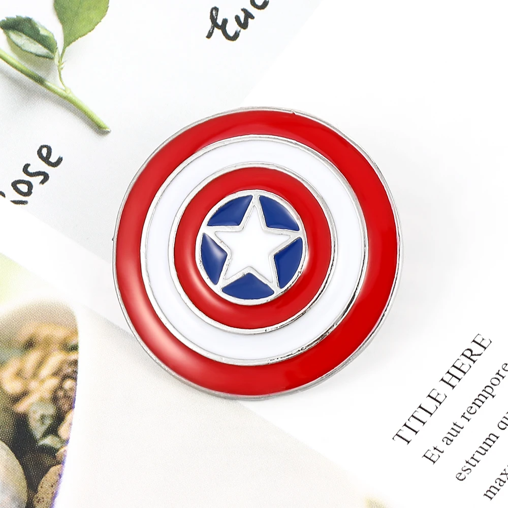 Marvel Movie Captain America Shield spilla smaltata moda uomo e donna gioielli Badge zaino accessori