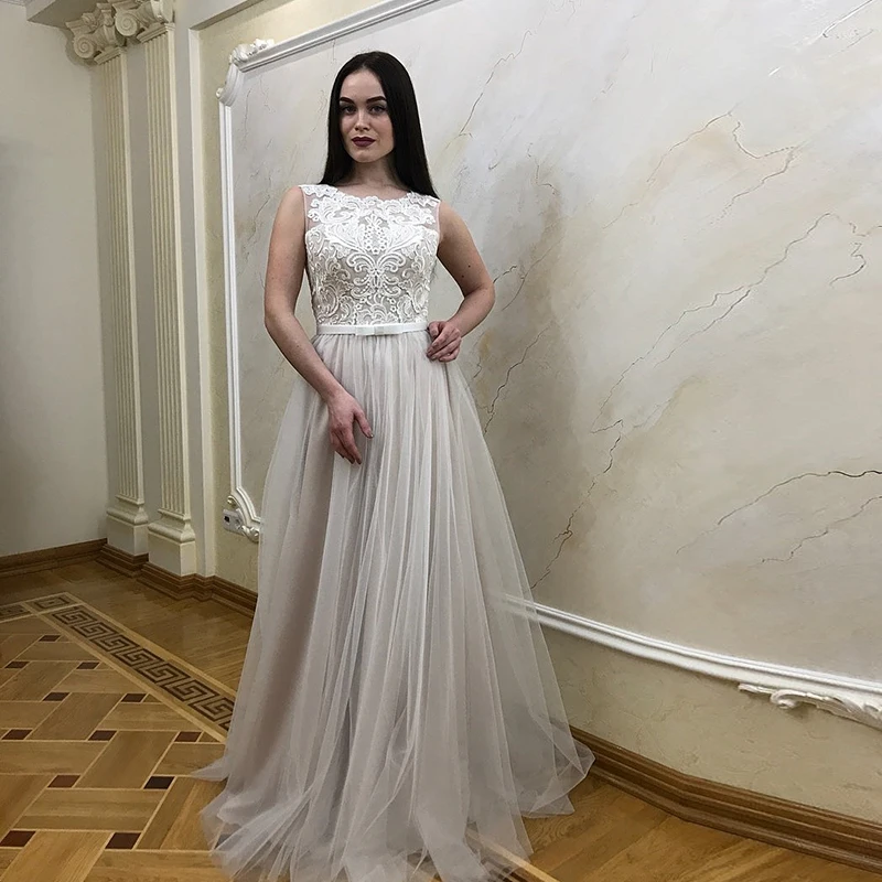 

Chic A Line Lace Tulle Wedding Dresses Scoop Sleeveless Empire Low Back Court Train Wedding Bridal Gowns with Bow 2022