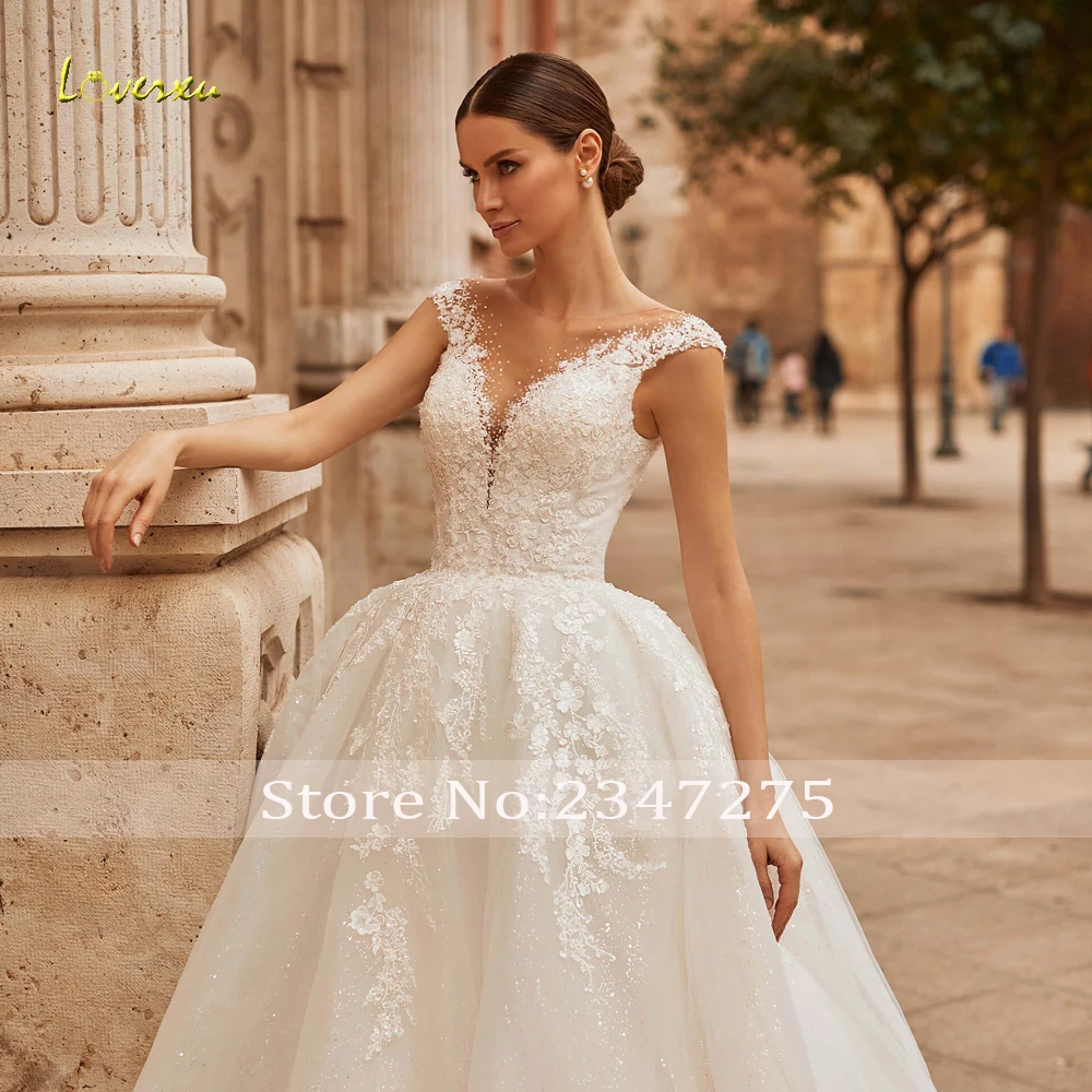 Loverxu Sexy Backless Appliques Beaded Lace A-Line Wedding Dresses 2023 Scoop Neck Cap Sleeve Court Train Vintage Bridal Gowns