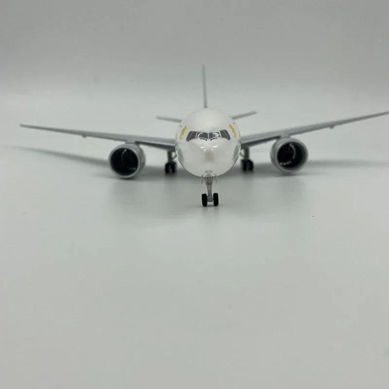 Diecast 1/200 Scale Ethiopian Airlines 777-200LR ET-ANN Plastic Simulation Aircraft Model Collection Decoration