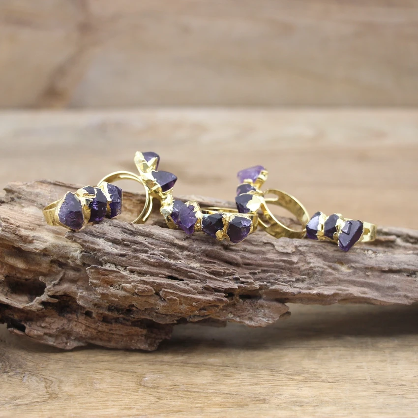 

Raw Three-Amethysts Golden Rings Healing Crystal Purple Quartz Druzy Circle Finger Ring Women Party Wedding Jewelry,QC4101