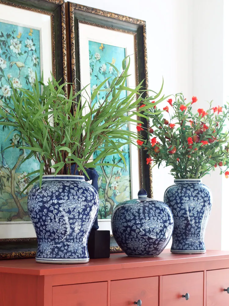 Jingdezhen ceramic temple jar Blue And White Porcelain Vase Chinese Style Ornaments Large Porcelain Ginger jar