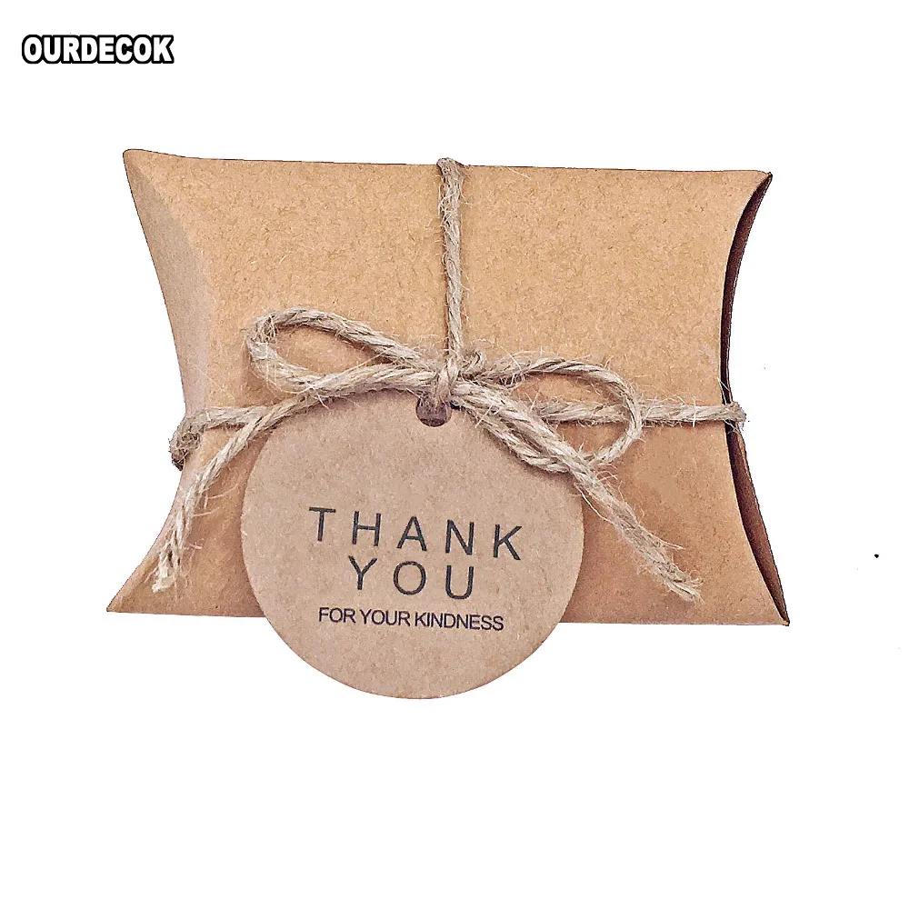 100 pcs/Lot Cute Kraft Paper Pillow Candy Box Wedding Favors Gift Candy Boxes With Tags Home Party Birthday Supply