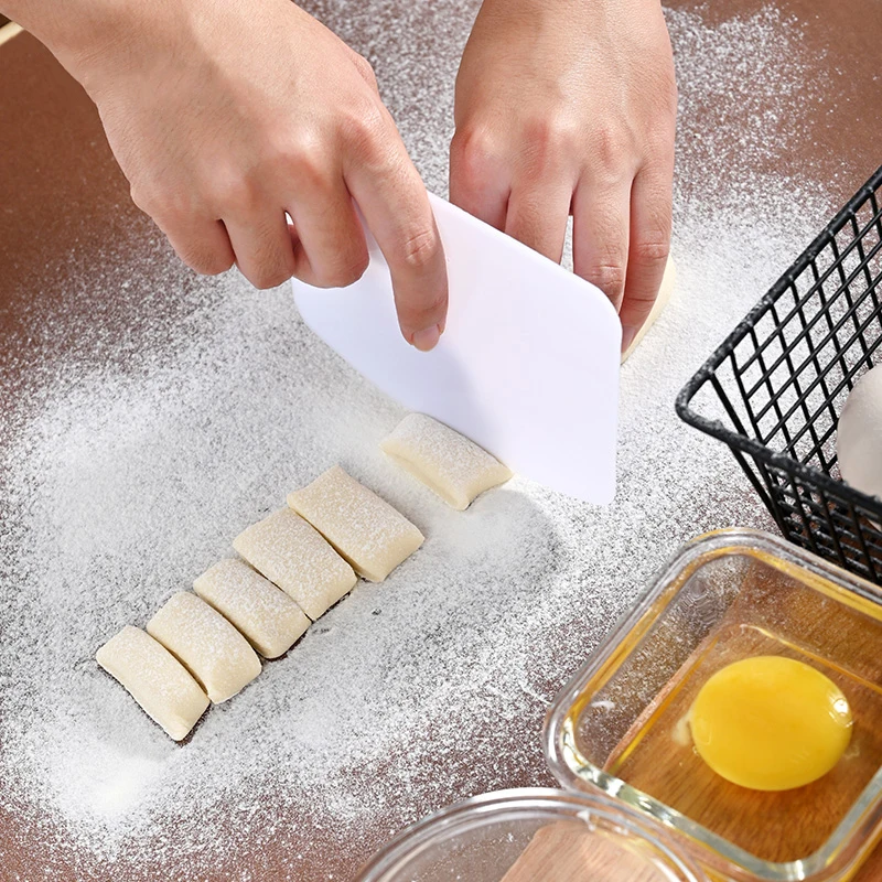 Coupe-poids en plastique, pâte à biscuits Fondant pain Pizza outils spatule pour gâteau beurre grattoir pâtisserie et boulangerie ustensiles de