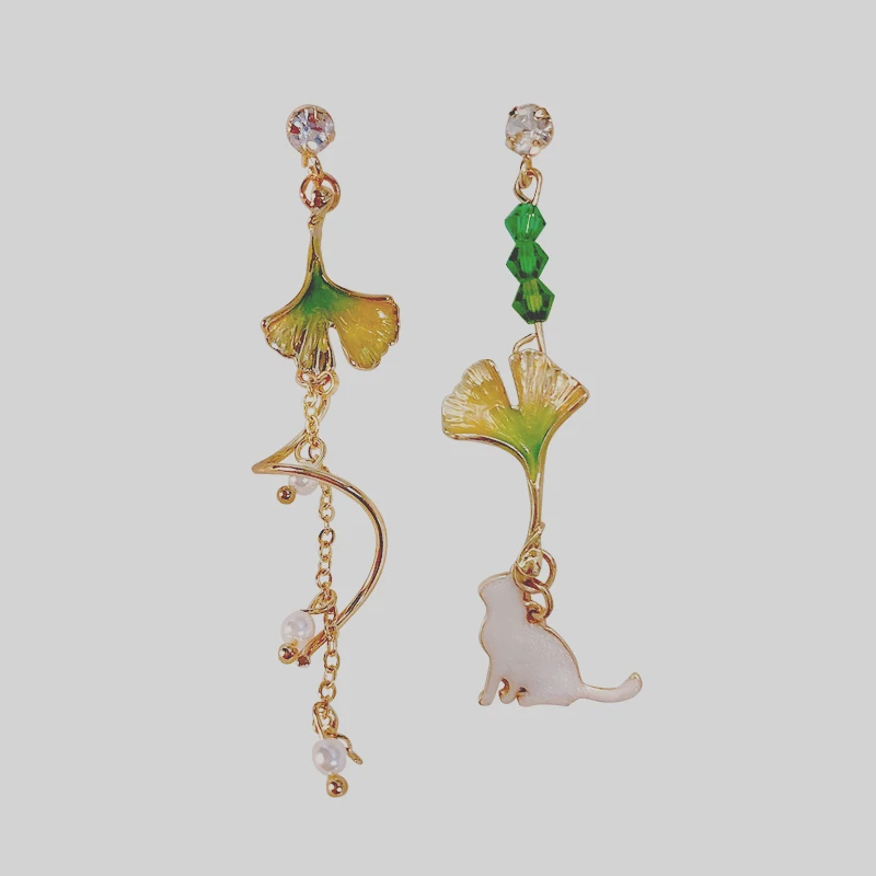 Japanese Style Asymmetric Green Ginkgo Leaf Cat Clip Earrings No Piercing for Women Long Pearl Tassel Cute Oil Drop Cat Ear Clip