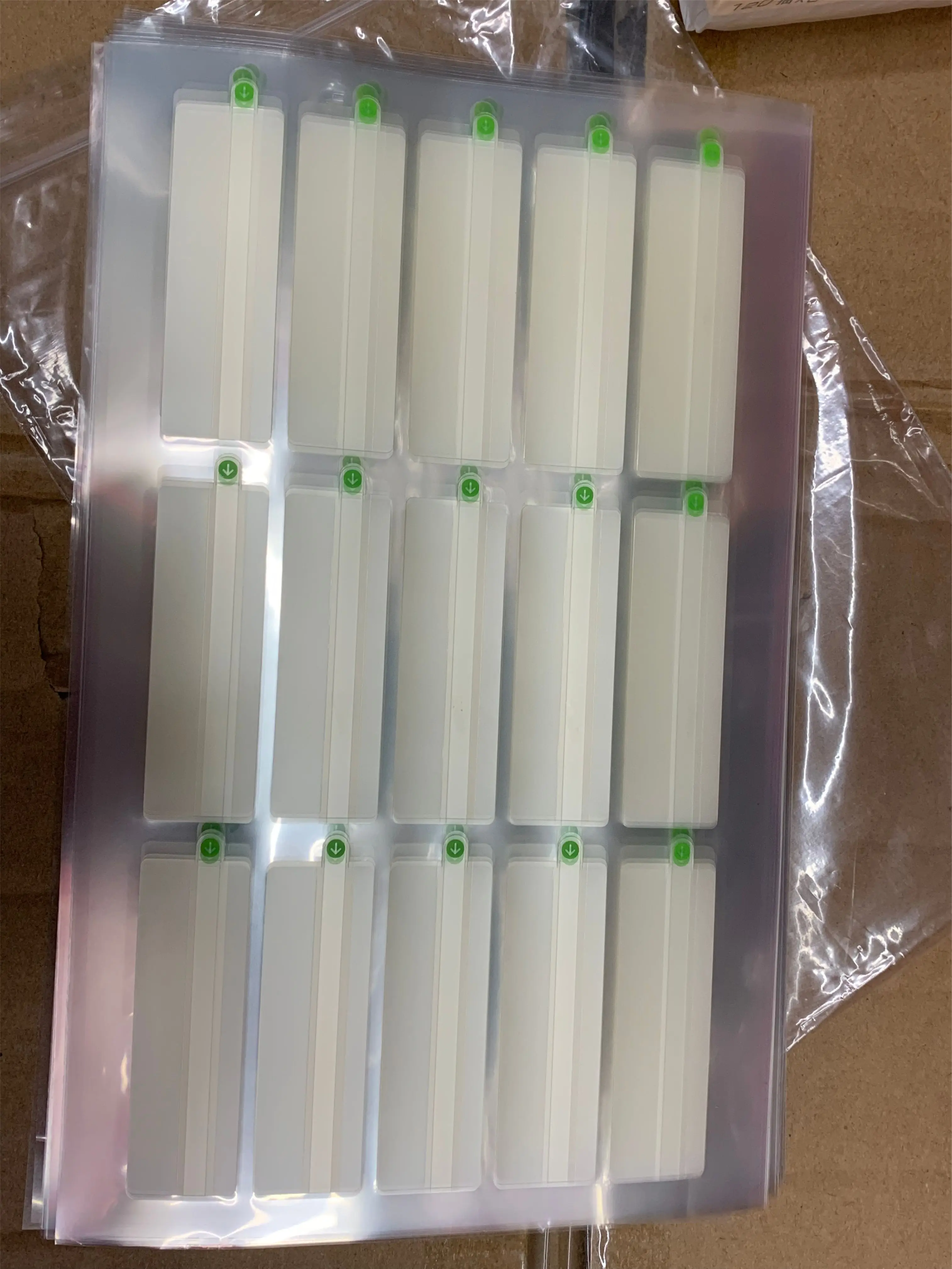 100pcs/lot Green Arrow Marker Indicator Stickers for Mobile phone Or accessories on Box Sticker