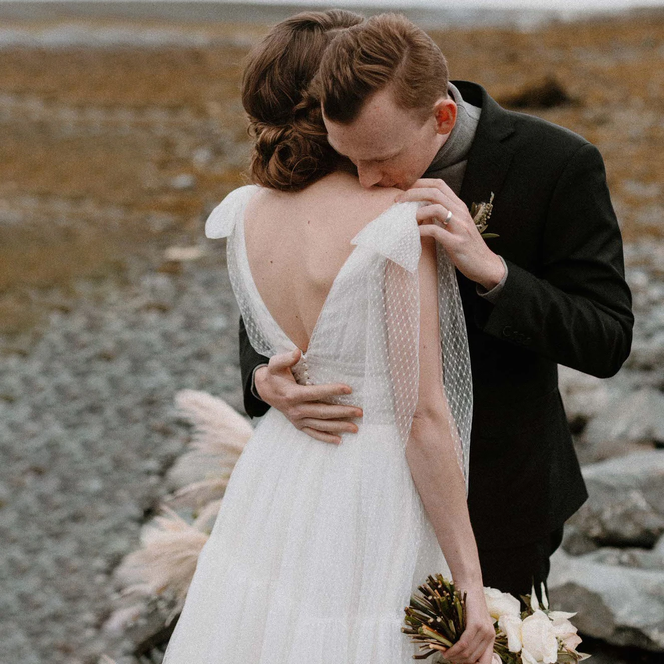 Tiered Polka Gepunktete Tüll Tee Länge Hochzeit Kleid Niedrigen V Ausschnitt Nach Maß Plus Größe Backless Puffy Geraffte Strand Braut kleider