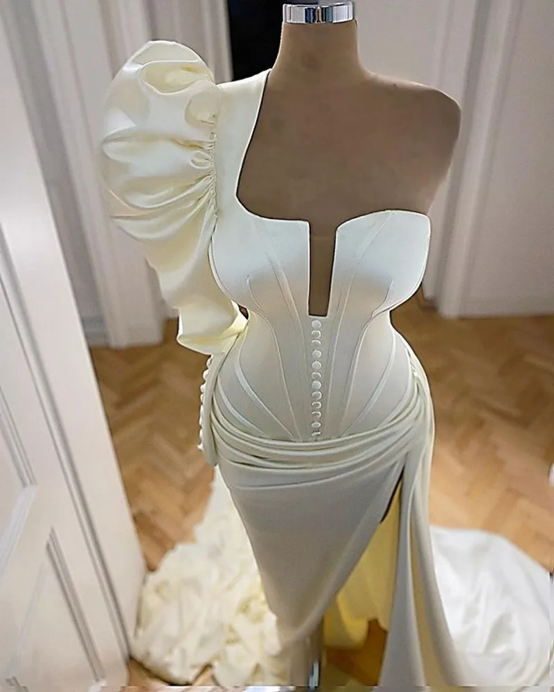 2025 Arabic Satin White Prom Dresses One Shoulder Long Sleeve Formal Evening Gowns Side Split Party Dress