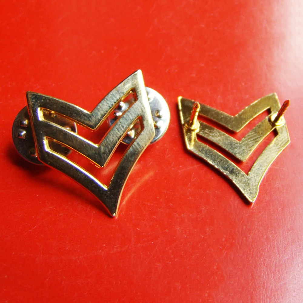 PARA SIERŻANTA ARMII USA Z II WŚ PIERWSZEJ KLASY PINBACK INSYGNIA PIN BADGE ZŁOTA — zdjęcie 3