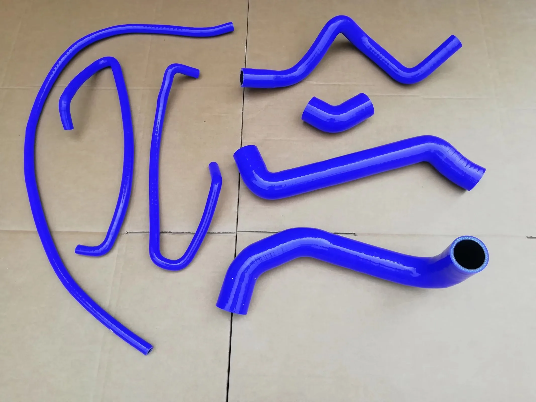 

Шланг охлаждающей жидкости радиатора для Mercedes Benz SL500 R129 5.0L V8 1990 1295010382 1295010082 1295011082 A1298320594 A1298320694