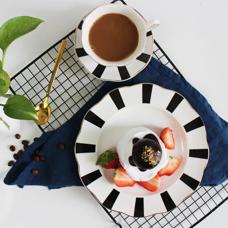 Black-and-white Hepburn Vintage Breakfast Plate Ceramic  Striped Wave Dot Tableware Dinner Plates  Dishes