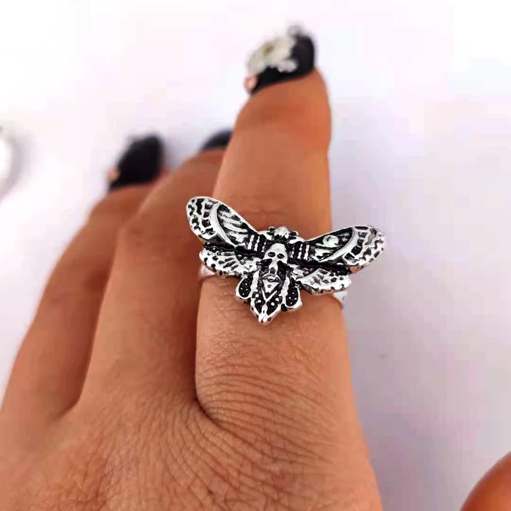 hzew 1pcs Resizable Death Head Skull Butterfly Moth Ring Creativity Gift For Women Men