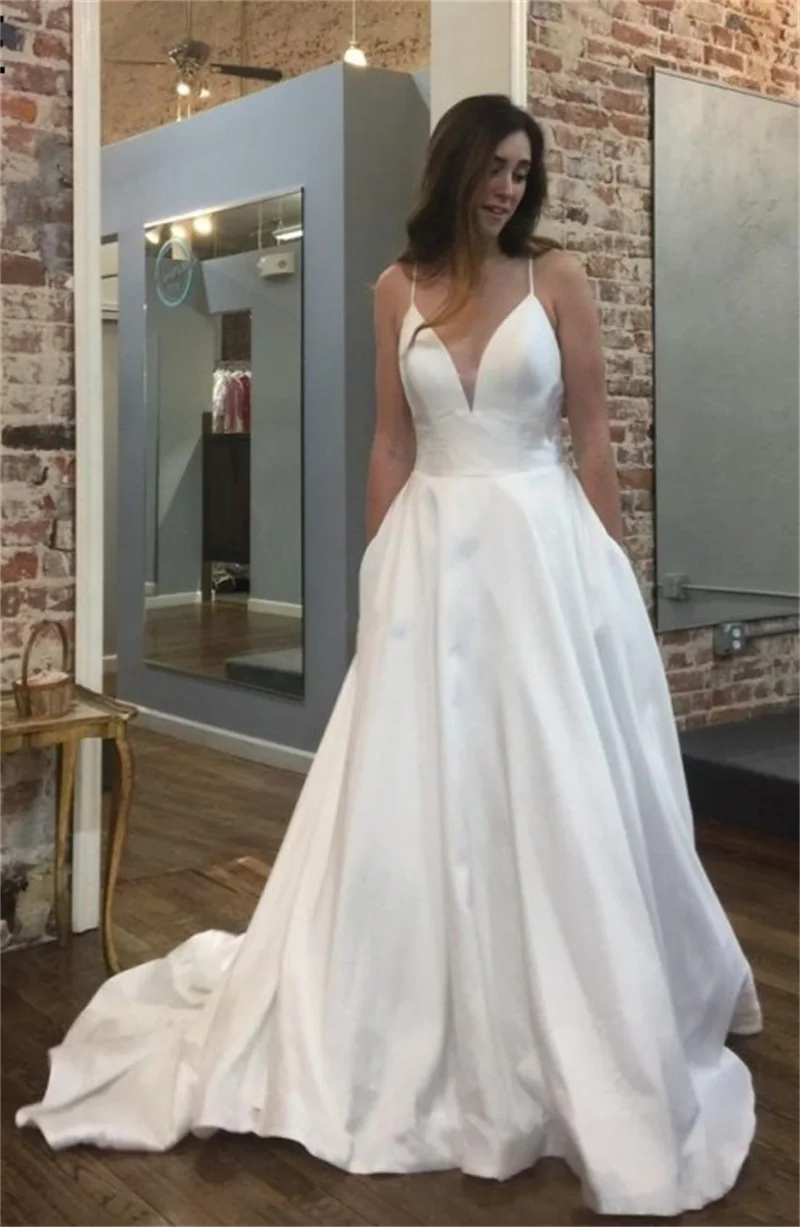 2020 New Satin Sleeveless Backless Wedding Dresses Spaghetti Straps V-Neck A-Line Bridal Gowns Wedding Gowns vestido de noiva