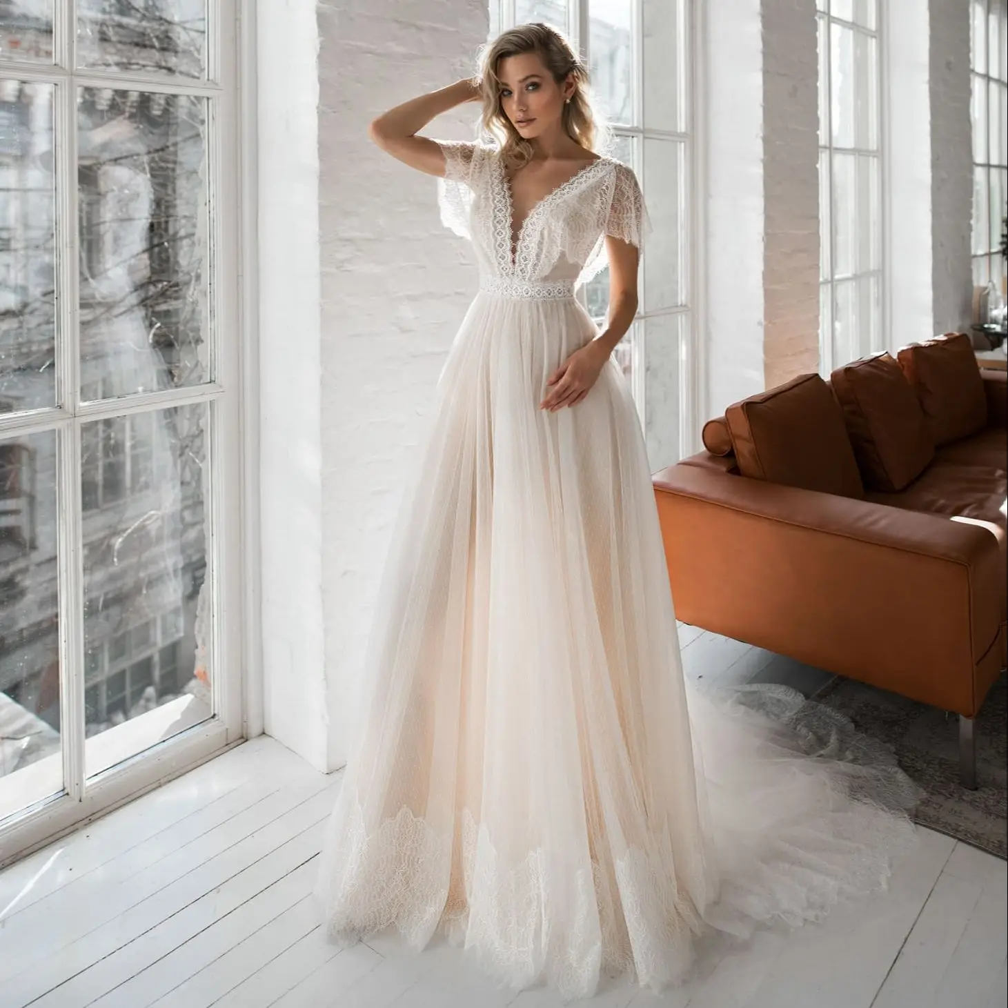 

Beach Wedding Dresses A-line V-neck Tulle Lace Boho Backless Dubai Arabic Wedding Gown Bridal Dress Vestido De Noiva