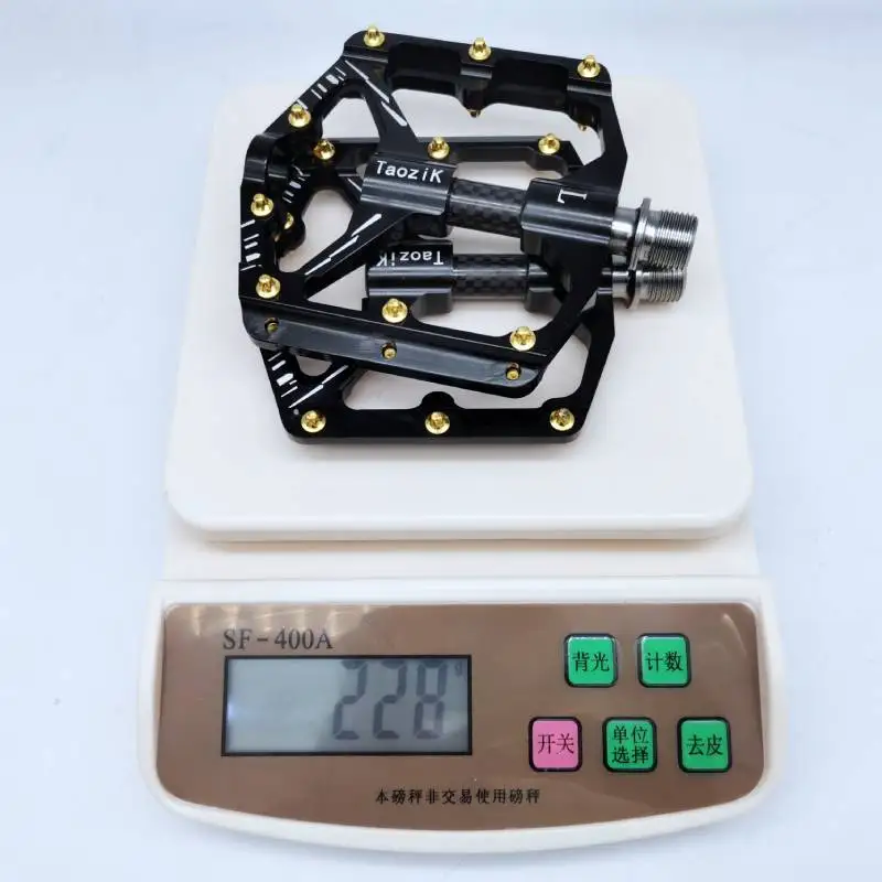 Super light Titanium axis carbon Bicycle Pedal Ultralight CNC MTB road Mountain Bike Pedal Sealed Bearing Pedals Bicycle parts