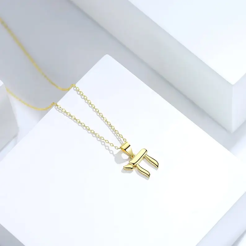 QIAMNI Religiosa Hebrew Chai Pendant Necklace Religious Amulet Judaica Jewish Symbol Initial Israel Spiritual Memorial Necklace