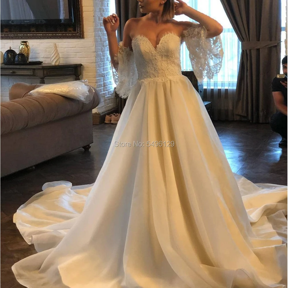 

Charming Tulle A Line Wedding Dresses Lace Bodice Half Sleeves Sweetheart Off the Shoulder Elegant Ivory Bride Dress Sweep Train