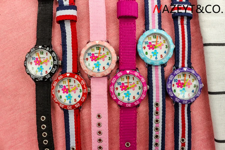 2019 Nieuwe Aangekomen Weinig Student Nylon Sport Horloge Jongens Meisjes Mooie Bloem Wijzerplaat Lichtgevende Handen Quartz Horloge Kinderen 3D Klok