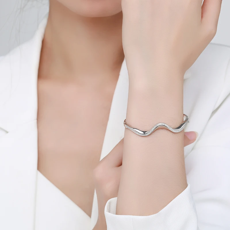 Ailmay Solid 925 Sterling Silver Irregular New Fashion Simple Wave Line Bracelets Clear Zircon Europe Wedding Engagement Jewelry