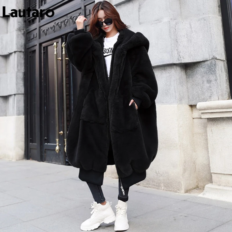 Lautaroฤดูหนาวยาวหนาสีเทาขนาดใหญ่Faux Fur Coatผู้หญิงขนาดใหญ่Hoodซิปหรูหราหลวมยุโรปสไตล์แฟชั่น 2021