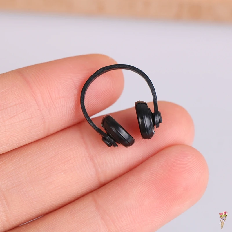 2Pcs 1:12 Plastic Wireless Earphone Doll House Decor Classic Toys Gift For Child Kids Dollhouse Miniatures Headphone