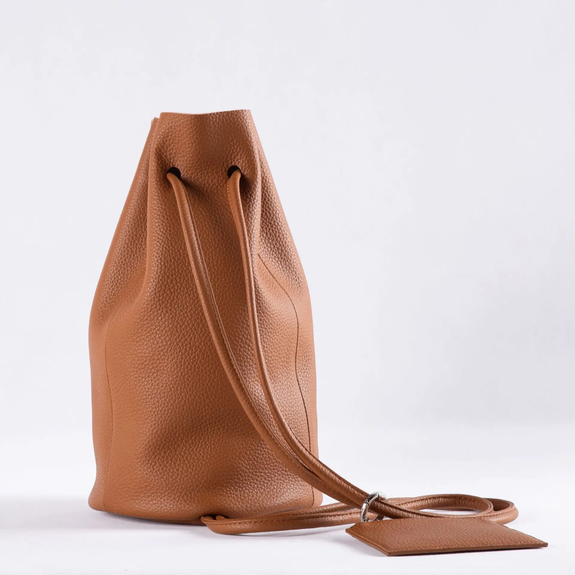 Boutique recommended new female bag head layer cowhide messenger bag simple ins drawstring one-shoulder bucket bag