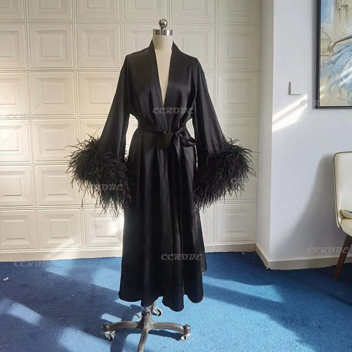 Ladies Black Satin Silk Robe with Ostrich Feathers Wedding Robes Bridal Sleepwear Dressing Gown Pregnancy Photoshoot Dress