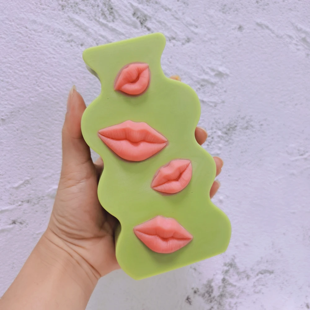 

Newest 3D Cute Pucker Up Lips Candles Moulds Kiss Lip Mouth Silicone Mold For Candle Making