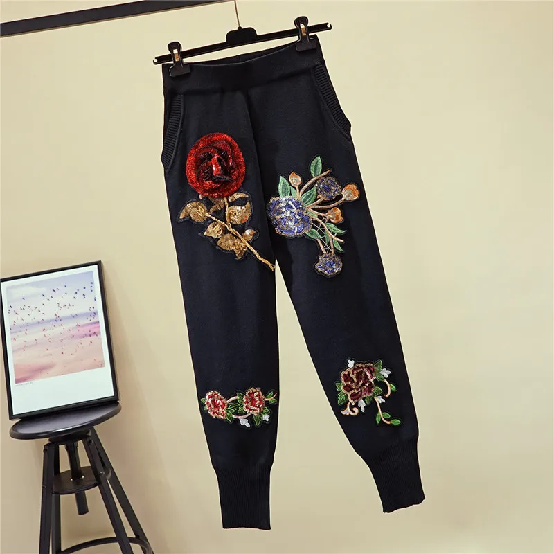 Imagem -02 - Conjunto de Outono de Malha Preta Feminina com Lantejoulas Manual Flores de Malha Suéter com Calças Lápis Duas Peças Roupa Feminina Folgada Traje Casual Peças