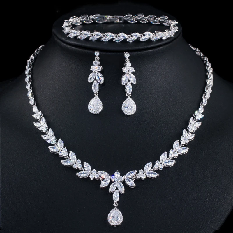 CWWZircons 3pcs Women Costume Big Gold Plated Jewelry Set Shiny Cubic Zirconia Drop Dubai Brides Necklcae Earrings Bracelet T370