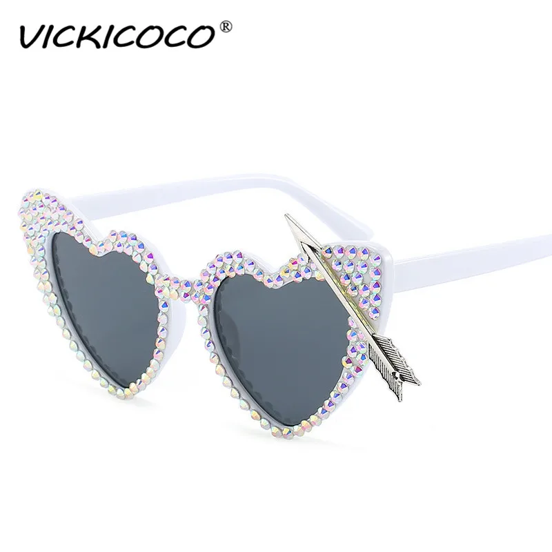 VICKICOCO New Fashion Arrow Heart Sunglasses Women Luxury Colorful Diamond Sun Glasses Female Eyewear Shades Rhinestone Glasses