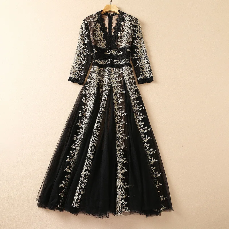 

European and American women's autumn 2021 new Three-quarter sleeve V-neck floral embroidery fashion Black pleated dress