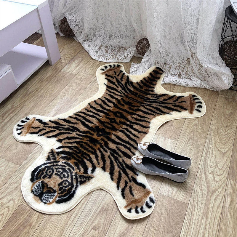 Tiger Printed Rug Cow Leopard Tiger Printed Faux Carpet Non Slip Mat Animal Print Carpet Plush Composite Suede Bottom Home Decor