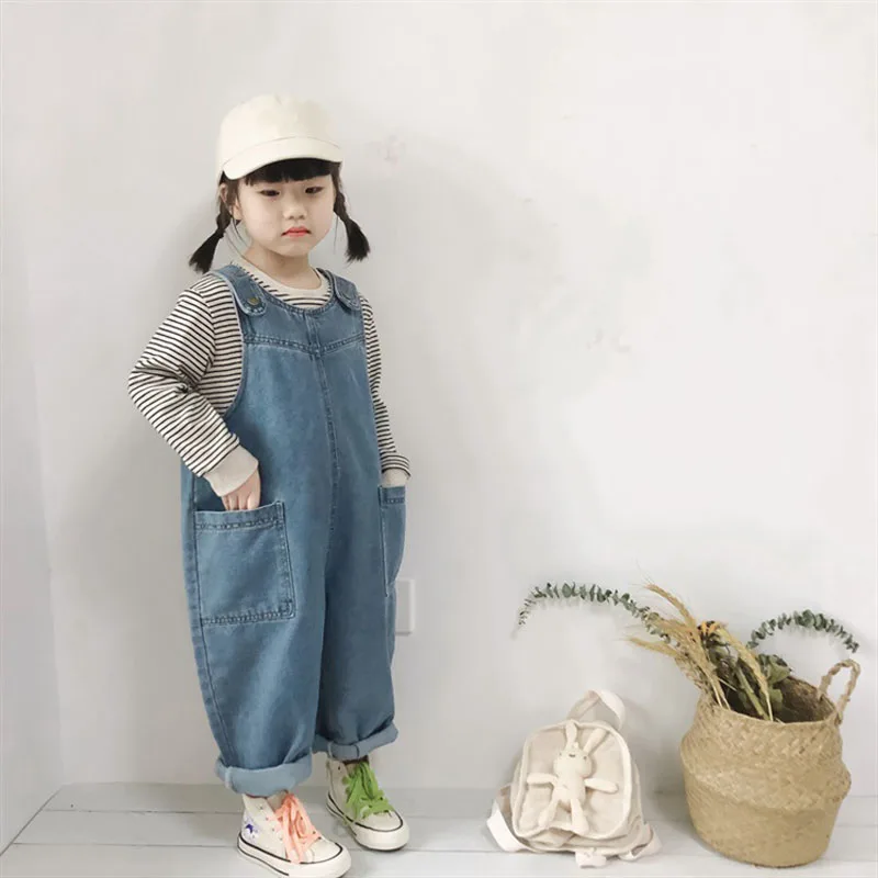 Koreańska wersja 2024 wiosennych i jesiennych modeli chłopców i dziewcząt Baby Casual Denim Overalls Jumpsuit Jeans