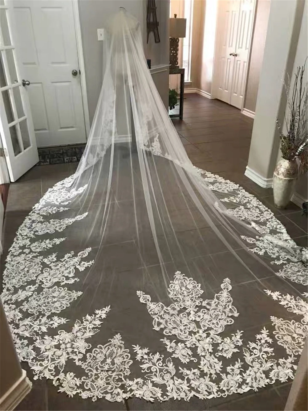 Bridal Veils Cathedral Long Appliques Lace Edge 2-Layer Wedding with Comb Vestido De Noiva Longo Ivory Bride Accessories