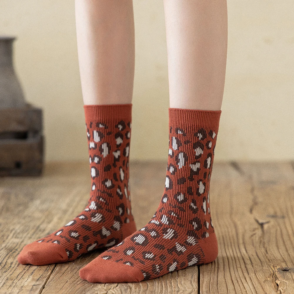 1 Pair Women Socks Spring Autumn Retro Style High Quality Men Couple Cotton Socks Leopard Pattern Solid Color Socks