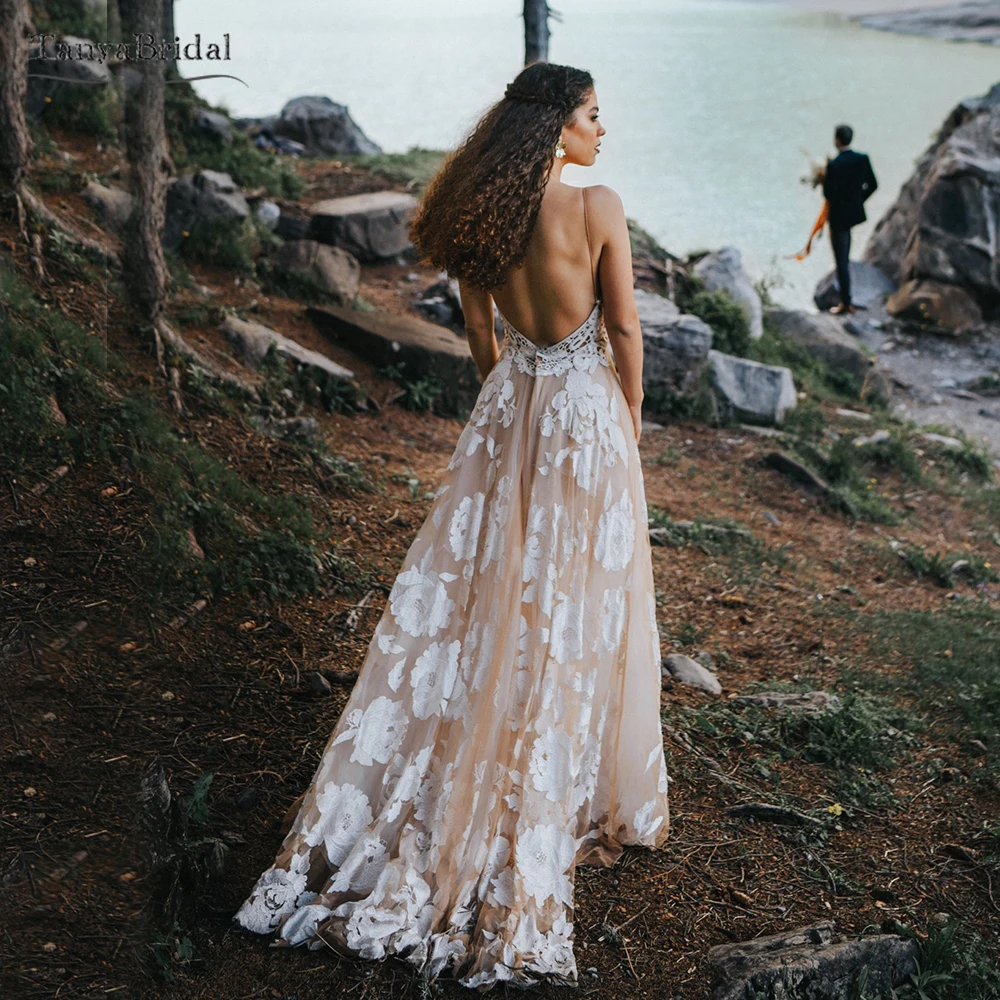 

Nude champagne bohemian Wedding Dresses Unique Lace Emboridery Fashion Bridal Gowns Robe De Soriee DW402
