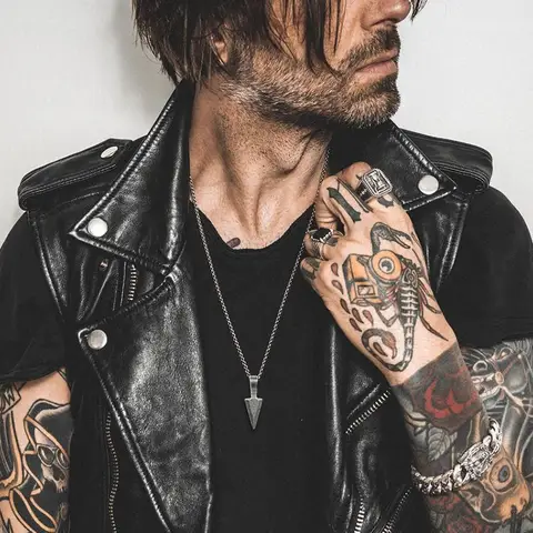 Men's Arrowhead Necklace mprainbow