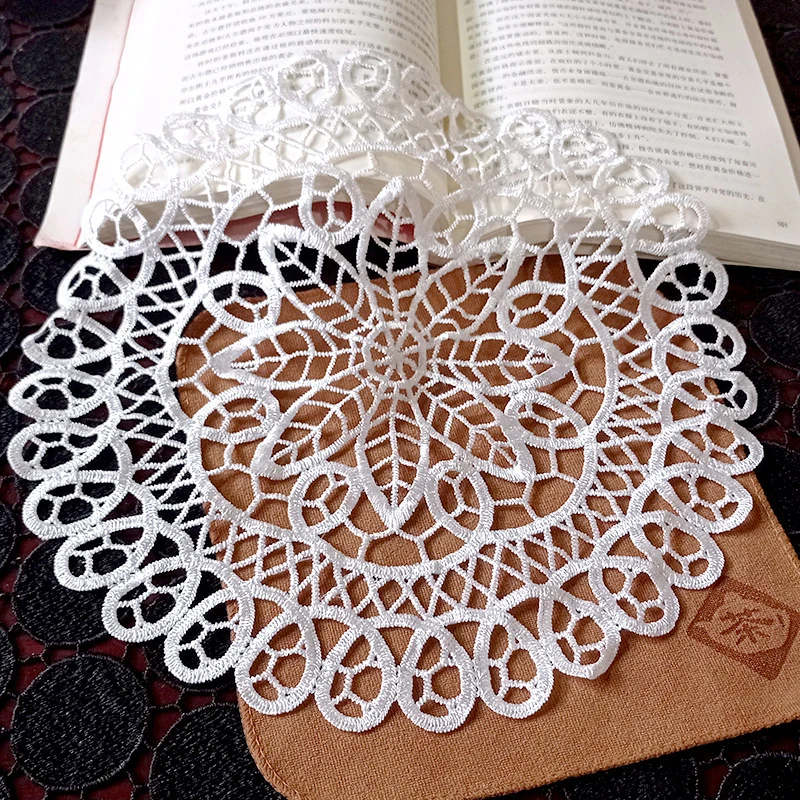 White Lace Table Place Mat Round Coaster Dish Cloth Bowl Cup Tableware Mat Nodic Style Embroidery Table Runner Vase Decoration