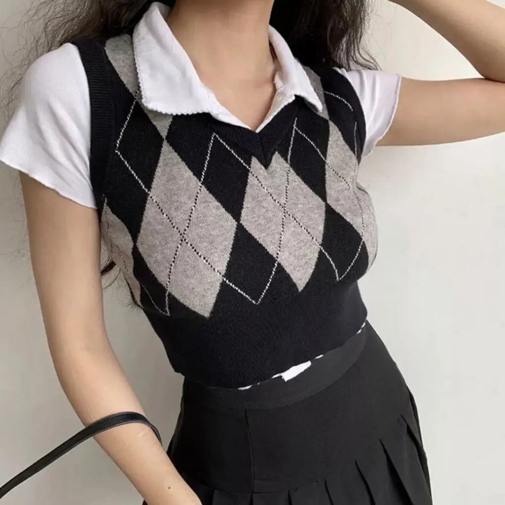 Vintage  Popular V Neck Knitted Sweater Vest College Style Sweater Vest Rhombus Plaid Pattern   for School