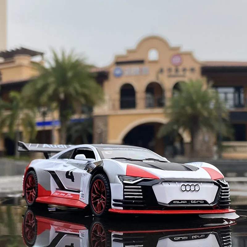 1:32 Audi GT Alloy Sports Racing Car Model Diecast & Toy Vehicle Metal Car Model Sound and Light Simulation Collection Kids Gift