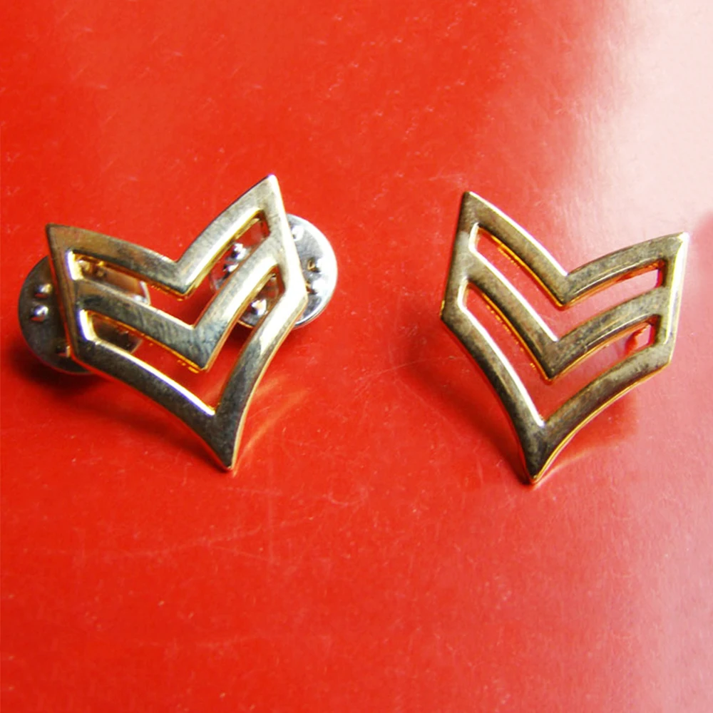 PARA SIERŻANTA ARMII USA Z II WŚ PIERWSZEJ KLASY PINBACK INSYGNIA PIN BADGE ZŁOTA