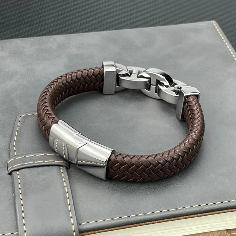 New Luxury Men Cuff Bracelet Jewelry Stainless Steel Black Interlocking Bracelet Genuine Leather Bracelet Magnetic Clasp Bangles