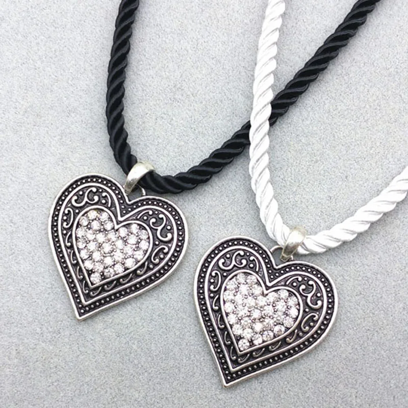 Fashion Vintage Multicolor Rhinestone Heart Shape Carved Pendant Necklace Women Charming Rope Necklace Jewelry Wholesale