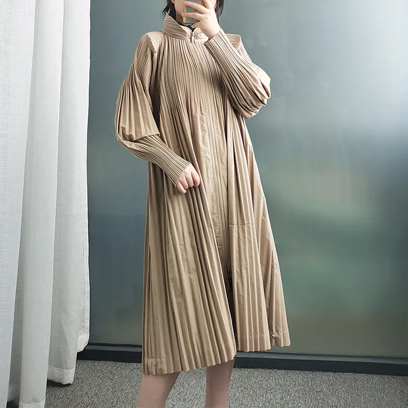 Miyake Pleated Mid-Length Trench Coat Solid Color Coat Women Loose Zipper New 2024 Spring Spot Goods Can Be Delivered