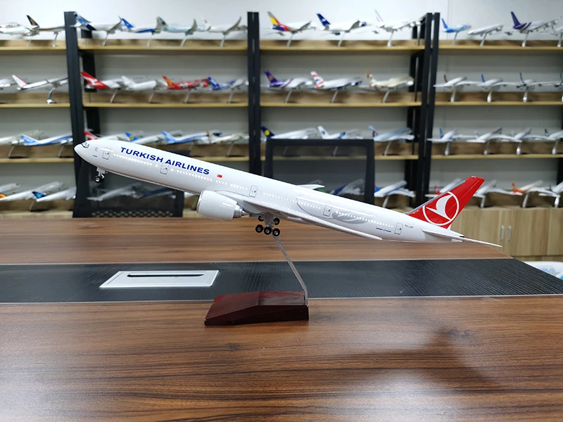 47CM 1/157 Scale Turkish Air Airlines 777 B777 Aircraft Model W Light and Wheel Landing Gear Diecast Plastic Resin Plane