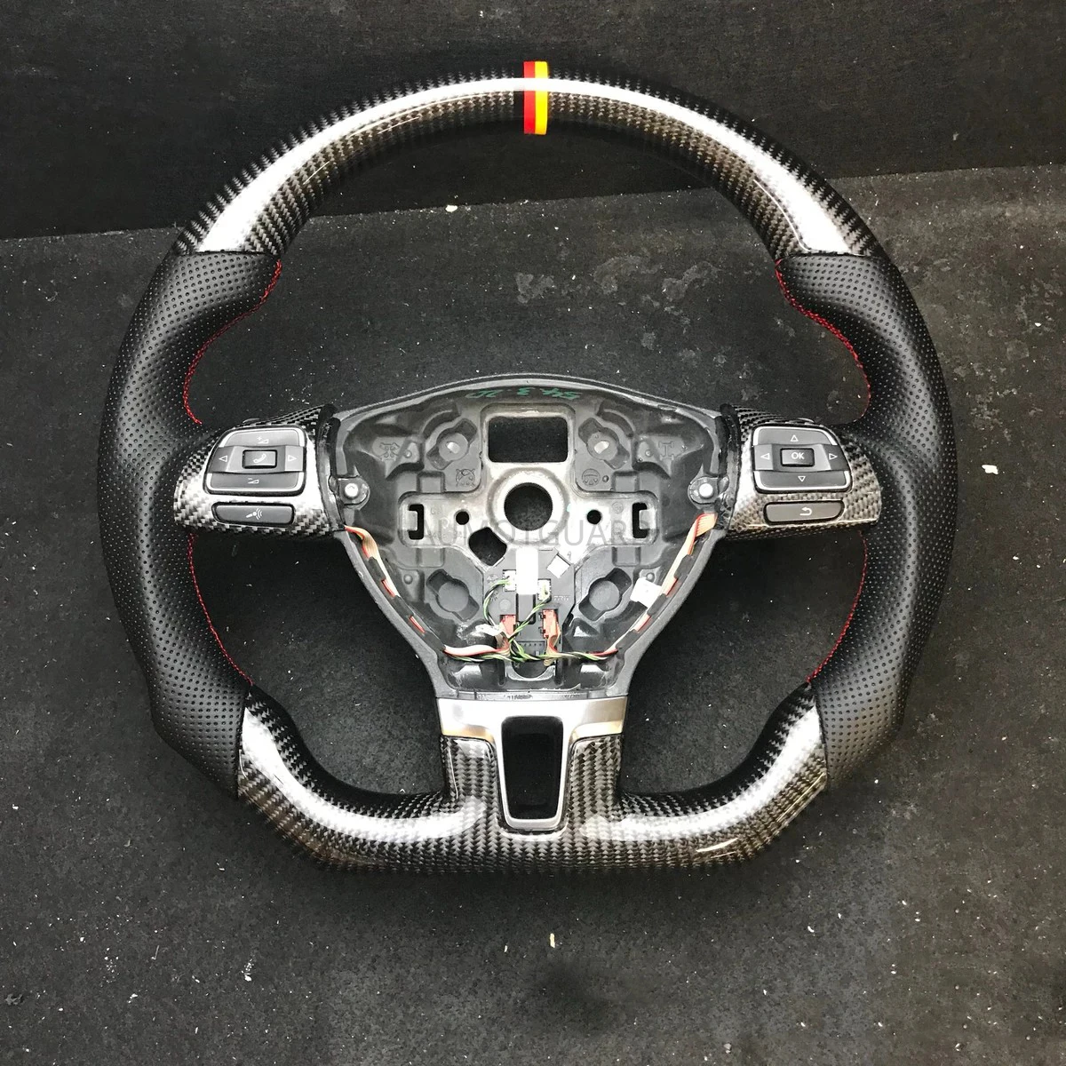 

Steering wheel Carbon Fiber For Volkswagen Golf 6 MK6 with Shifter paddle hole with buttons with Shifte