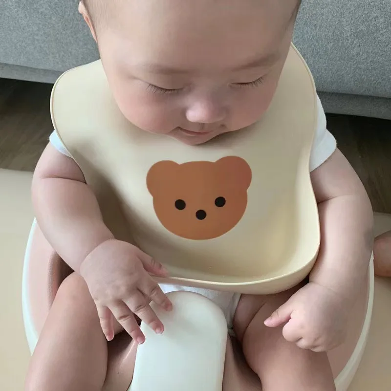 Baby Lätzchen Burp Tücher Wasserdicht Kinder Babys Zubehör Neugeborenen für Neue Geboren Cartoon Bär Baby Zeug Silikon Gel Bib Fütterung