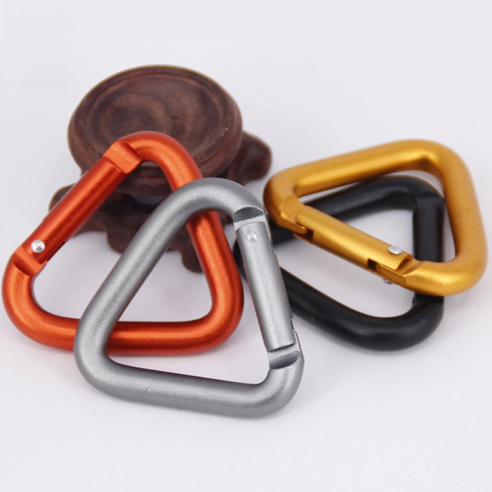 1 PC สามเหลี่ยม Carabiner Camping กลางแจ้งเดินป่าพวงกุญแจ Snap คลิปตะขอกาต้มน้ำหัวเข็มขัดหัวเข็มขัดหัวเข็มขัด Carabiner อุปกรณ์เสริม